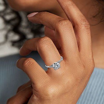 Помолвочное кольцо Нежность, золото 585 и бриллианты